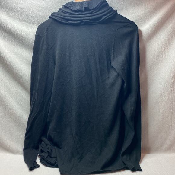 Romeo & Juliet Couture black ruffle front cardigan size medium - Picture 3 of 4